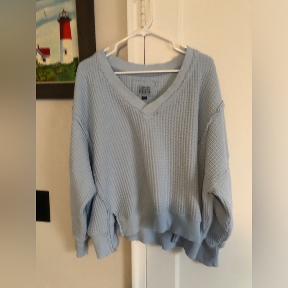 American Eagle Outfitters Light Blue V-Neck sweatshirt - Picture 1 of 4